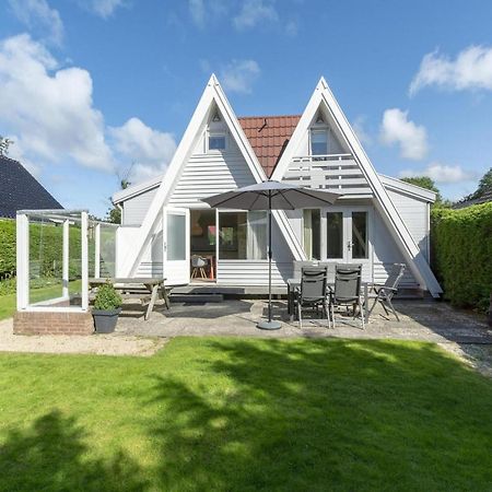 Cozy Holiday Home With Garden Sint Maartensvlotbrug エクステリア 写真