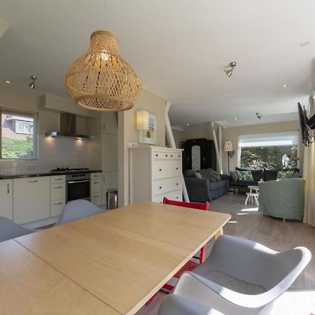 Cozy Holiday Home With Garden Sint Maartensvlotbrug エクステリア 写真