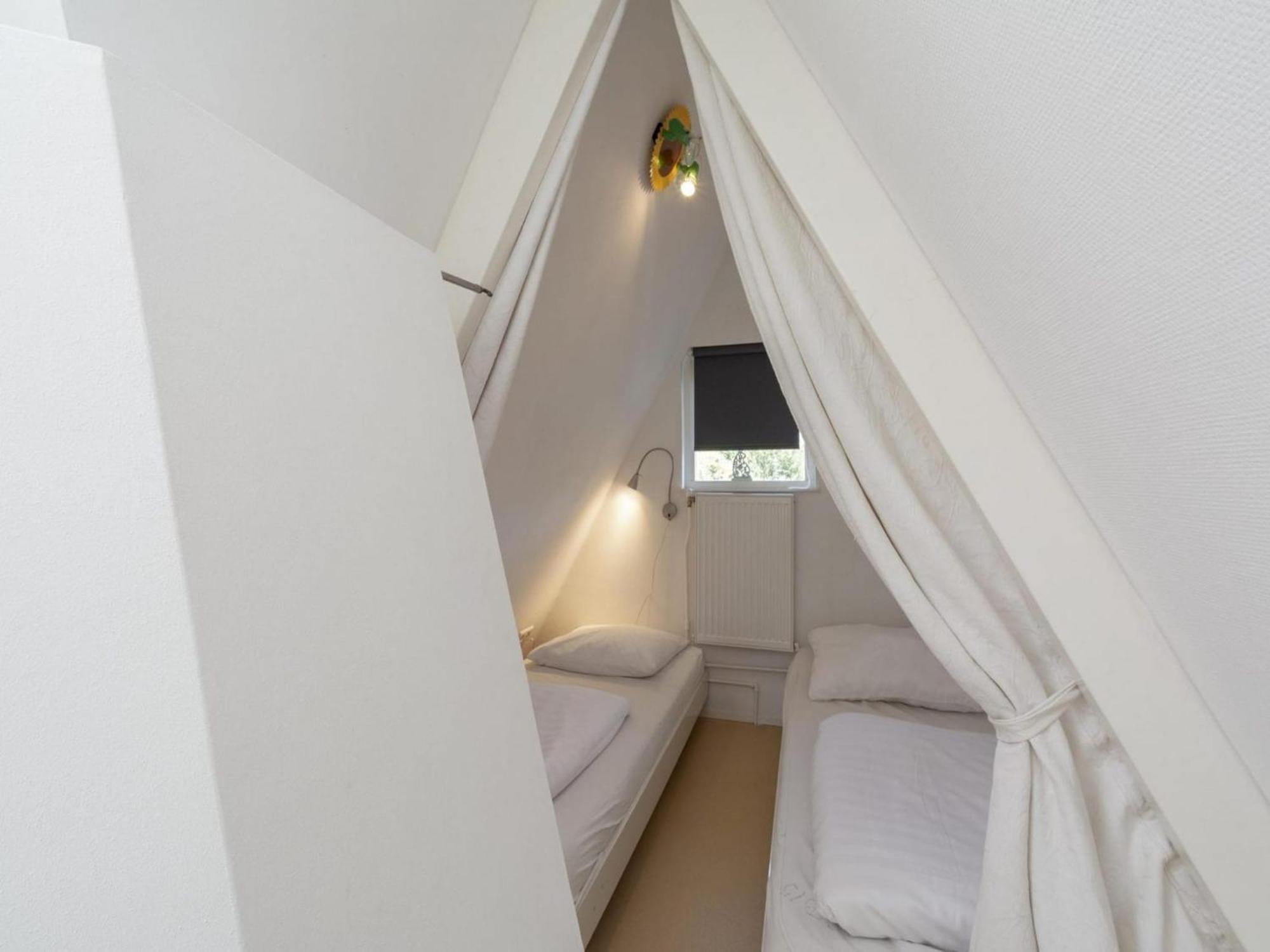 Cozy Holiday Home With Garden Sint Maartensvlotbrug エクステリア 写真