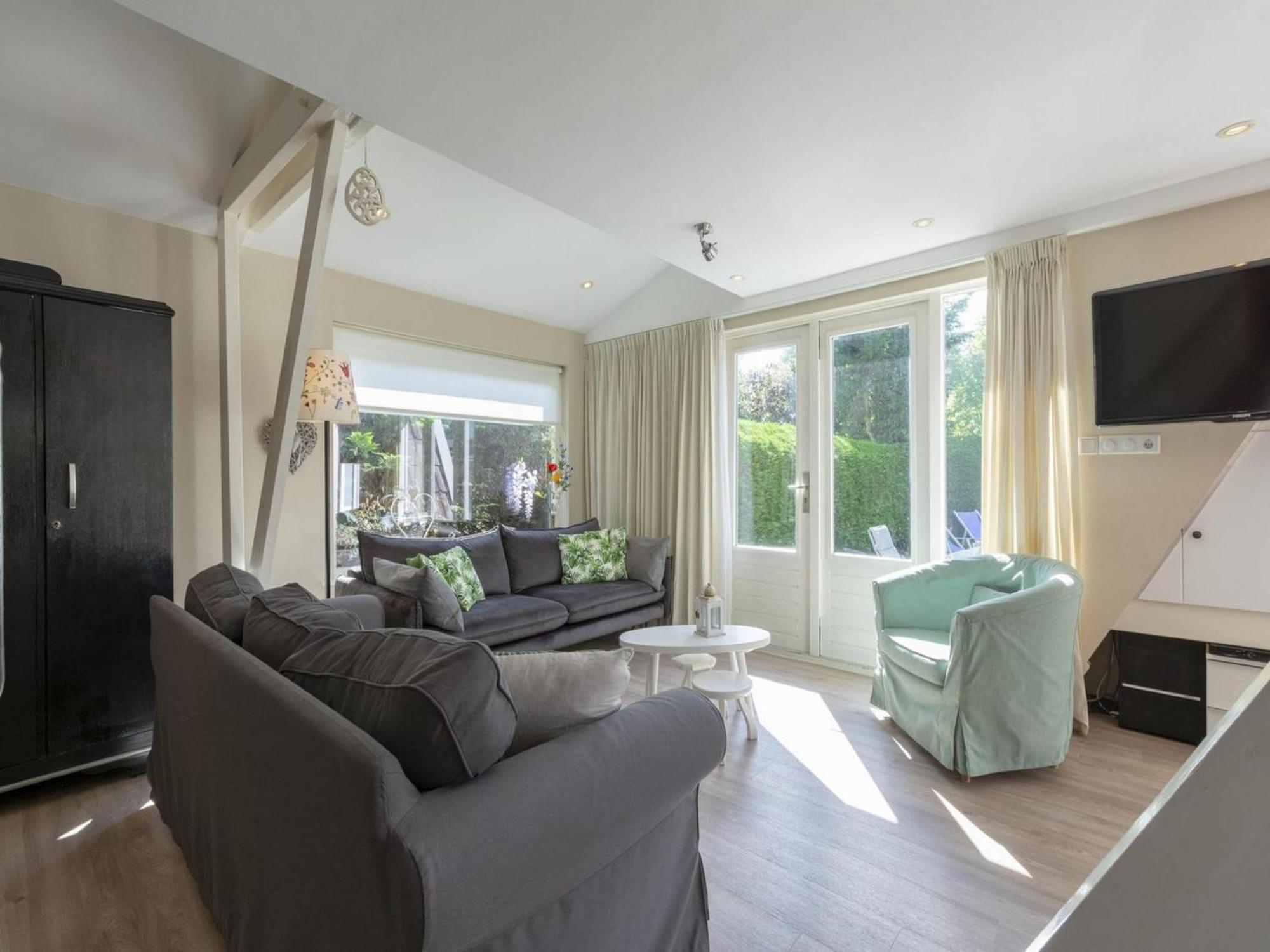 Cozy Holiday Home With Garden Sint Maartensvlotbrug エクステリア 写真