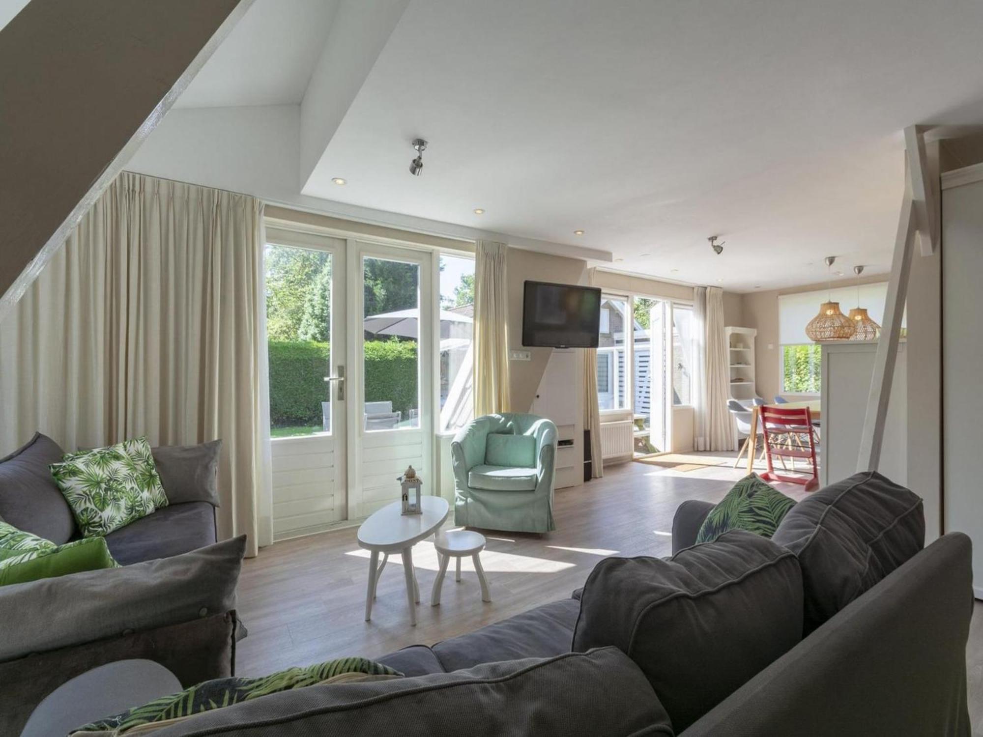 Cozy Holiday Home With Garden Sint Maartensvlotbrug エクステリア 写真