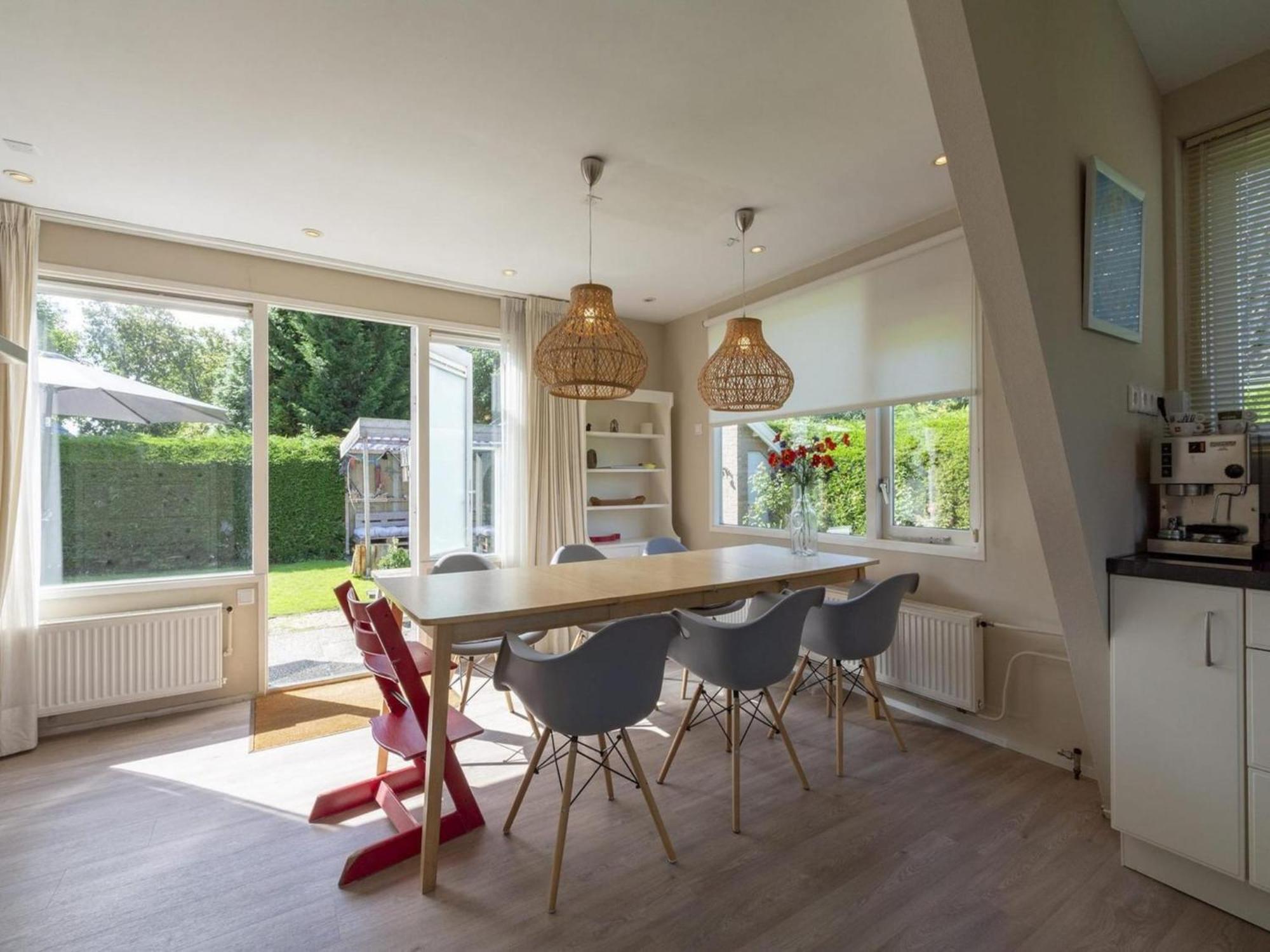 Cozy Holiday Home With Garden Sint Maartensvlotbrug エクステリア 写真